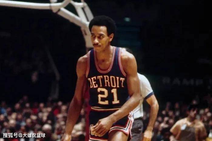 给边路传中 给边路传中