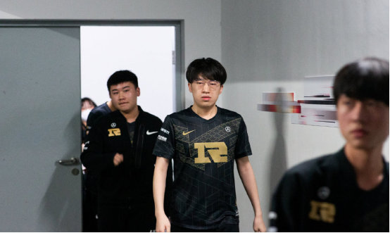 他们持续制 他们持续制